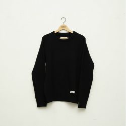 CLASSIC CREW NECK SWEATER