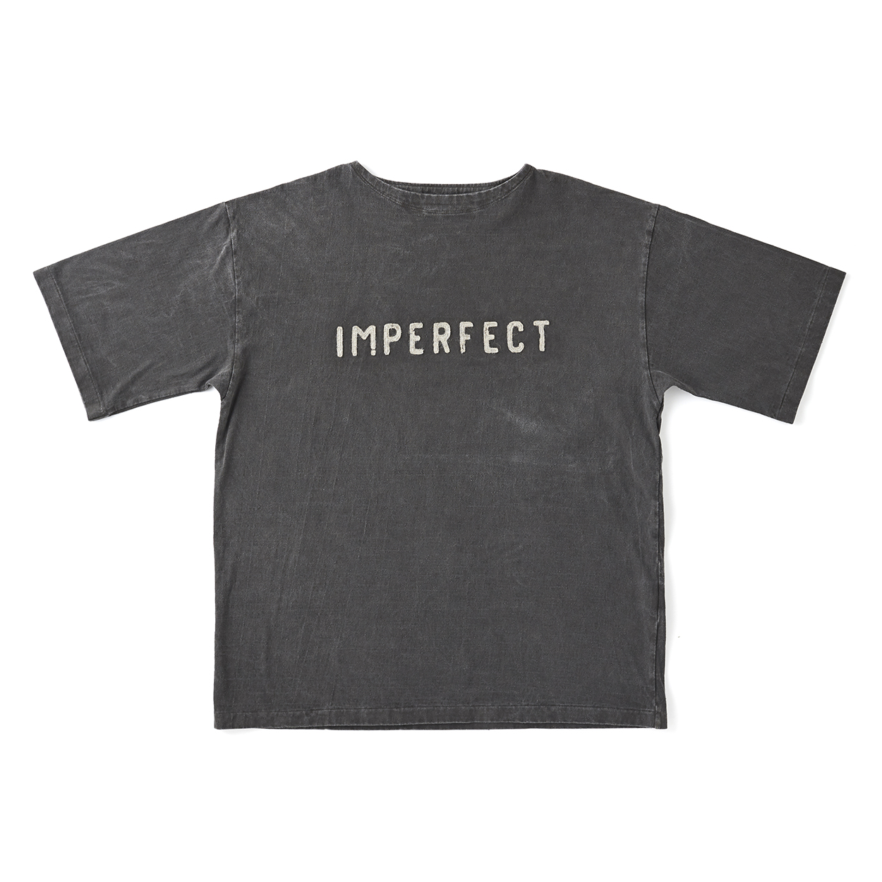 ATHLETIC TEE “LETTERED PATCH”